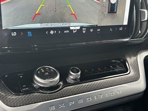 Used 2025 Ford Expedition Platinum w/ Stealth Performance Package AWD/4WD image 38