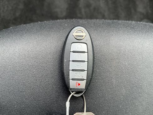 Used 2025 Nissan Altima 2.5 SV FWD image 17