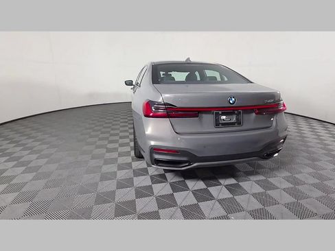 Used 2022 BMW 740i w/ M Sport Package RWD image 42