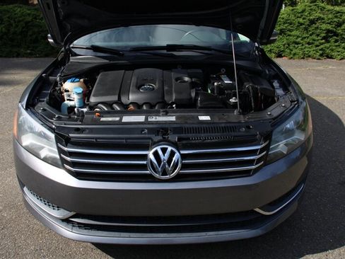 Used 2013 Volkswagen Passat 2.5 SE FWD image 19
