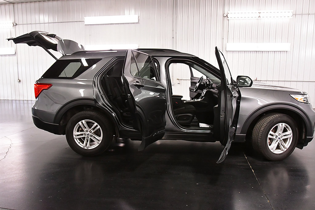Used 2024 Ford Explorer XLT AWD/4WD image 34