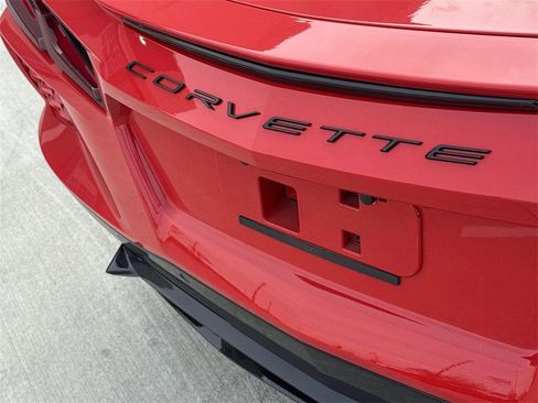 Used 2021 Chevrolet Corvette Stingray w/ Engine Appearance Package image 27