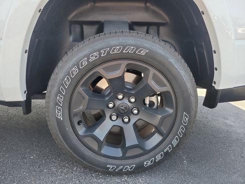 Used 2025 RAM 1500 Big Horn AWD/4WD image 9