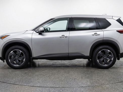 Used 2025 Nissan Rogue SV AWD/4WD image 5