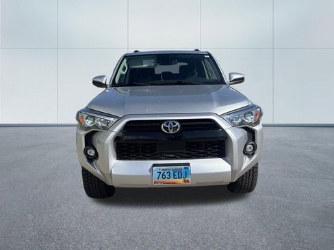 Used 2022 Toyota 4Runner SR5 AWD/4WD image 5