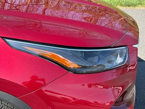 Used 2023 Toyota Highlander XLE image 12