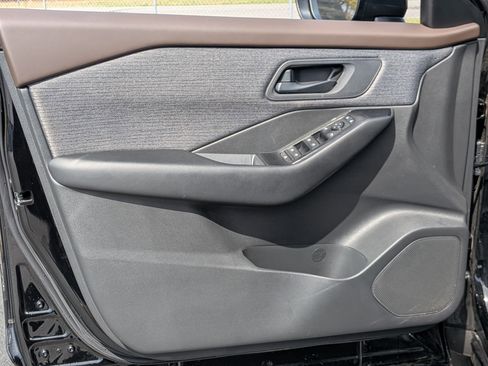 Certified 2023 Nissan Rogue S image 12