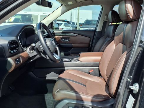 Used 2025 Honda Pilot Elite image 17