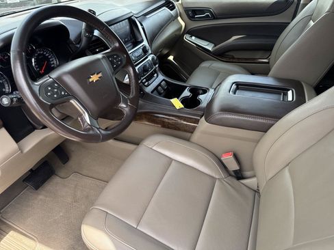 Used 2020 Chevrolet Suburban LT RWD image 10