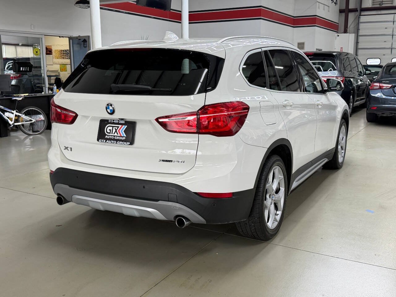 Used 2018 BMW X1 xDrive28i w/ Premium Package AWD/4WD image 2