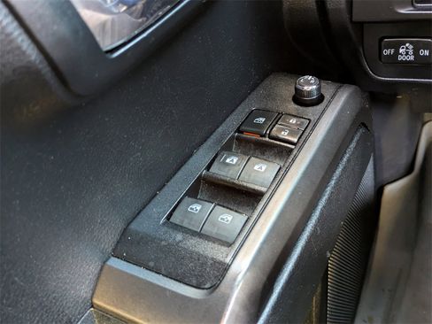 Used 2017 Toyota Tacoma TRD Sport image 22