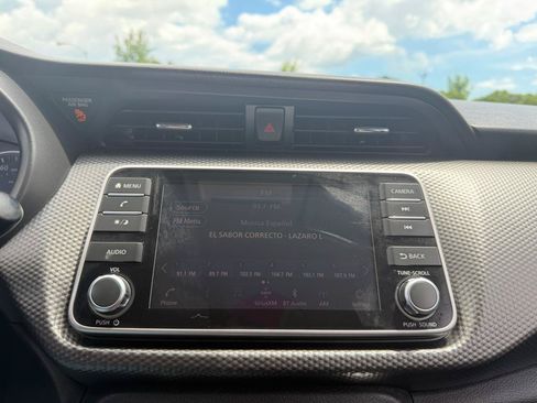 Used 2019 Nissan Kicks SV FWD image 12