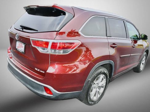 Used 2015 Toyota Highlander XLE image 7