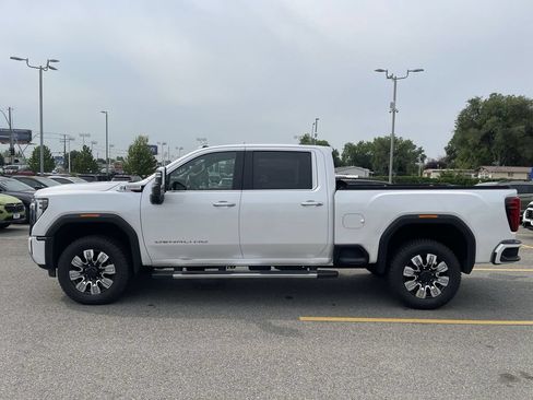 Used 2024 GMC Sierra 2500 Denali w/ Technology Package AWD/4WD image 4
