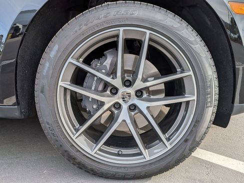 Certified 2025 Porsche Macan image 29