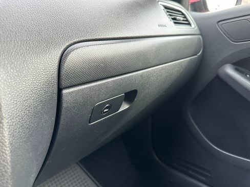 Used 2012 Volkswagen Jetta SE image 31