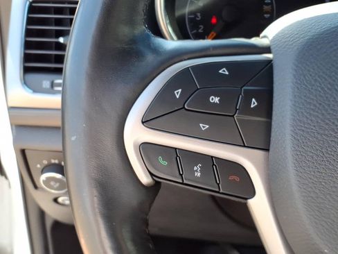 Used 2021 Jeep Grand Cherokee Laredo X AWD/4WD image 17