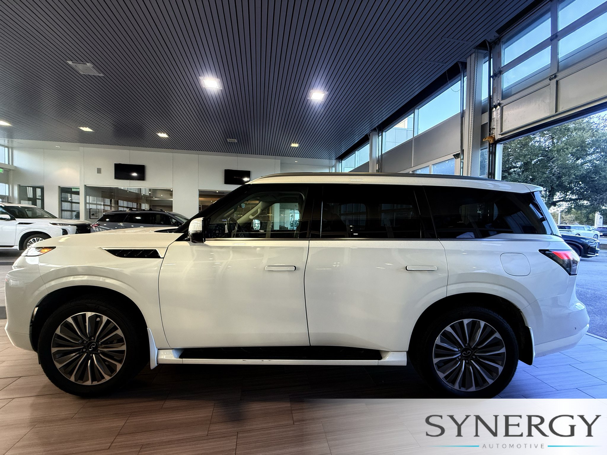 Certified 2026 INFINITI QX80 Luxe w/ Cargo Package AWD/4WD image 11