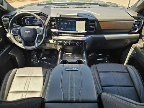 Used 2025 Chevrolet Silverado 2500 High Country w/ High Country Premium Package AWD/4WD image 19