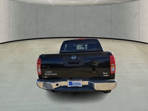 Used 2019 Nissan Frontier SV image 6