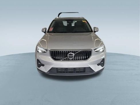 Used 2025 Volvo XC40 B5 Plus AWD/4WD image 2