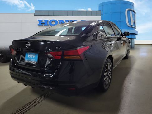 Used 2023 Nissan Altima 2.5 SV image 5