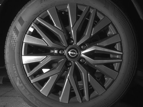 Used 2025 Nissan Altima 2.5 SV FWD image 15