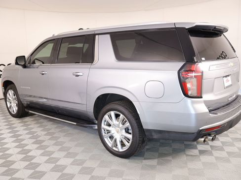 Used 2024 Chevrolet Suburban High Country w/ Advanced Technology Package AWD/4WD image 24