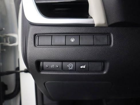 Used 2023 Nissan Rogue SL w/ SL Premium Package image 41