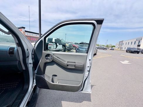 Used 2005 Nissan Xterra SE AWD/4WD image 35