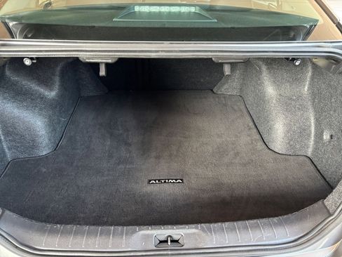 Used 2025 Nissan Altima 2.5 SV FWD image 31