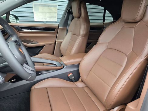 New 2026 Porsche Macan 4 Electric image 5