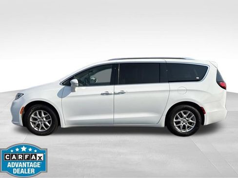 Used 2021 Chrysler Pacifica Touring-L FWD image 7