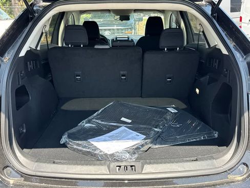 Used 2024 Ford Edge SE image 16