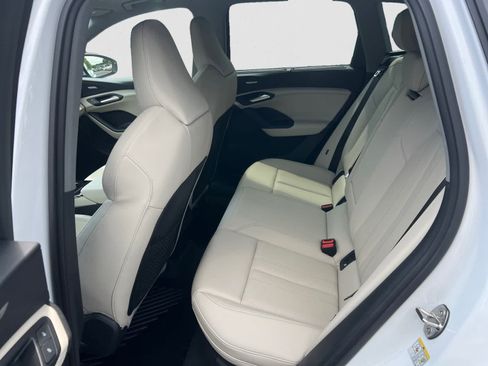 Used 2025 Audi Q6 e-tron Premium Plus AWD/4WD image 11