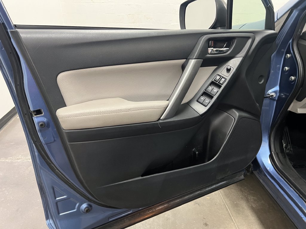 Used 2015 Subaru Forester 2.5i Limited AWD/4WD image 10