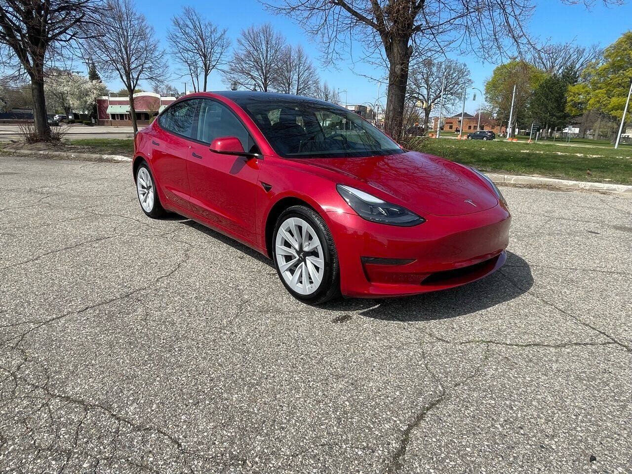 Used 2021 Tesla Model 3 Standard Range Plus RWD image 2
