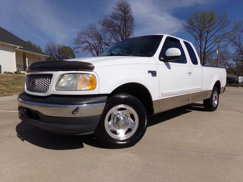 Used 1999 Ford F150 XLT image 2