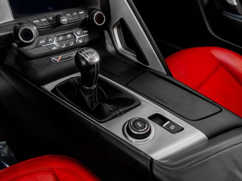 Used 2014 Chevrolet Corvette Stingray Coupe image 32