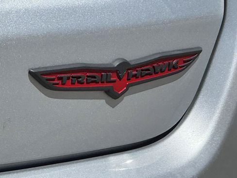 Used 2024 Jeep Compass Trailhawk AWD/4WD image 14