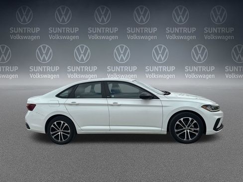 Used 2025 Volkswagen Jetta Sport FWD image 6