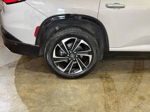 Used 2026 Buick Enclave Sport Touring w/ Power Package AWD/4WD image 6