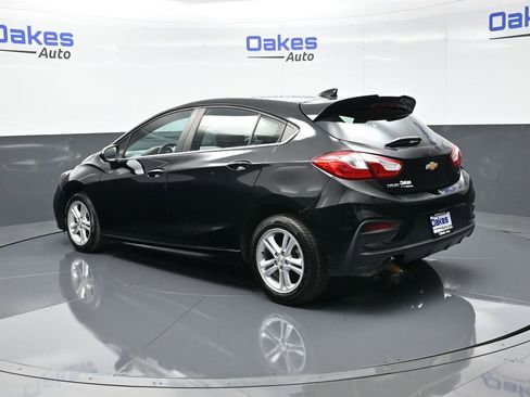 Used 2018 Chevrolet Cruze LT w/ Convenience Package image 6