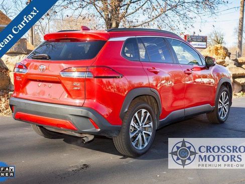 Used 2022 Toyota Corolla Cross XLE w/ Convenience Package image 6