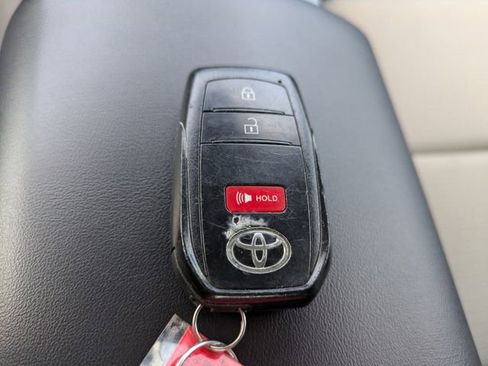Used 2024 Toyota Prius LE FWD image 29