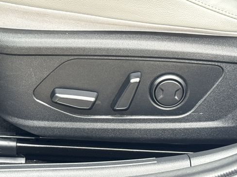 Used 2024 Hyundai Elantra Limited image 36