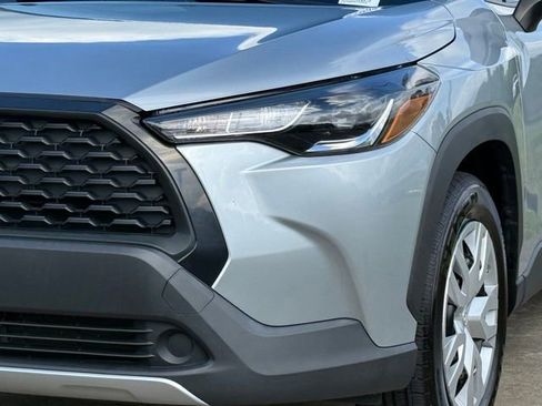 Used 2022 Toyota Corolla Cross L FWD image 11