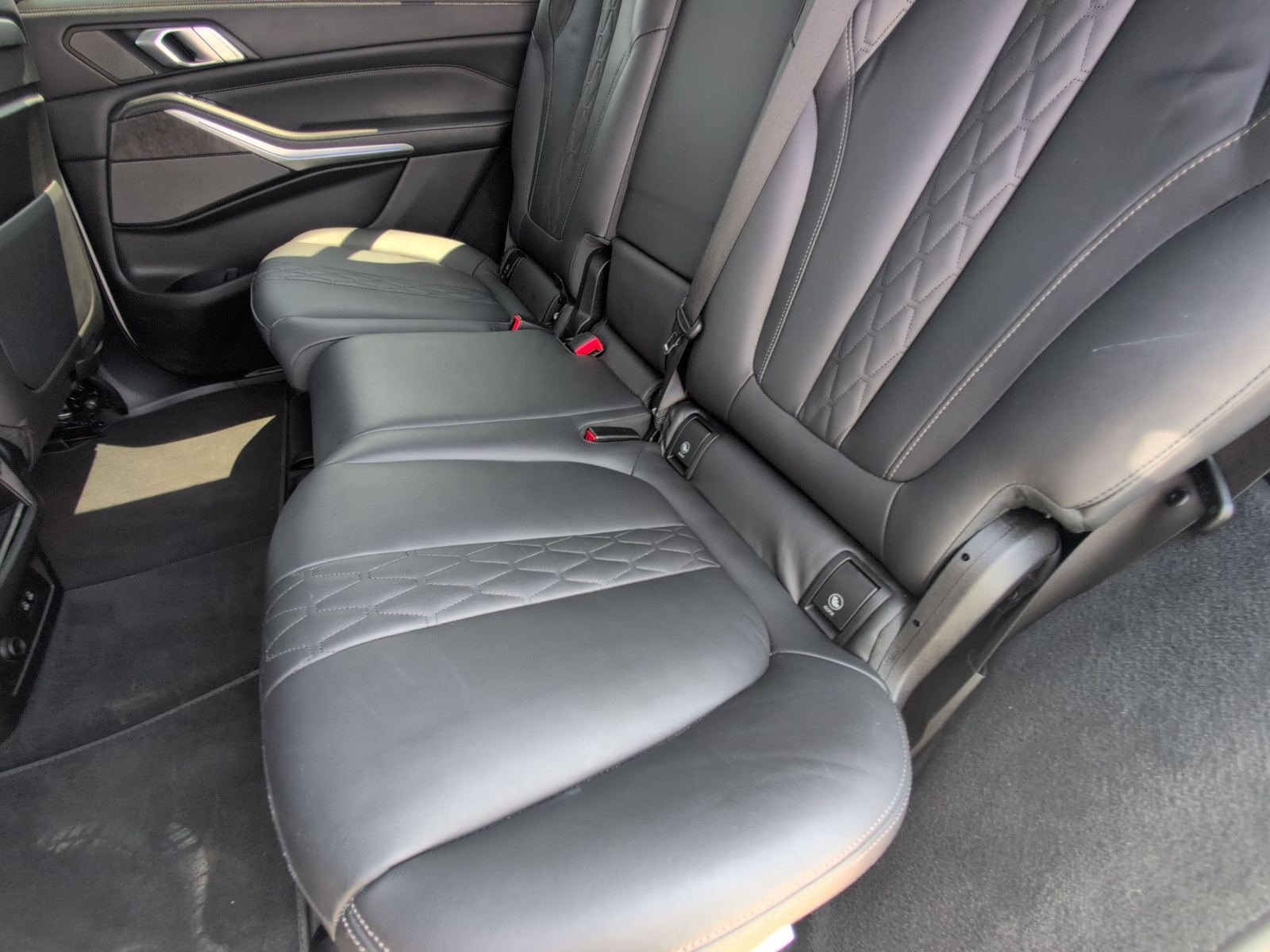 Used 2022 BMW X7 M50i w/ Dynamic Handling Package AWD/4WD image 29