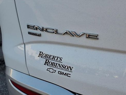 Used 2024 Buick Enclave Premium image 43