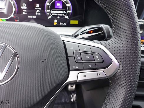 New 2026 Volkswagen Tiguan SE R-Line image 17